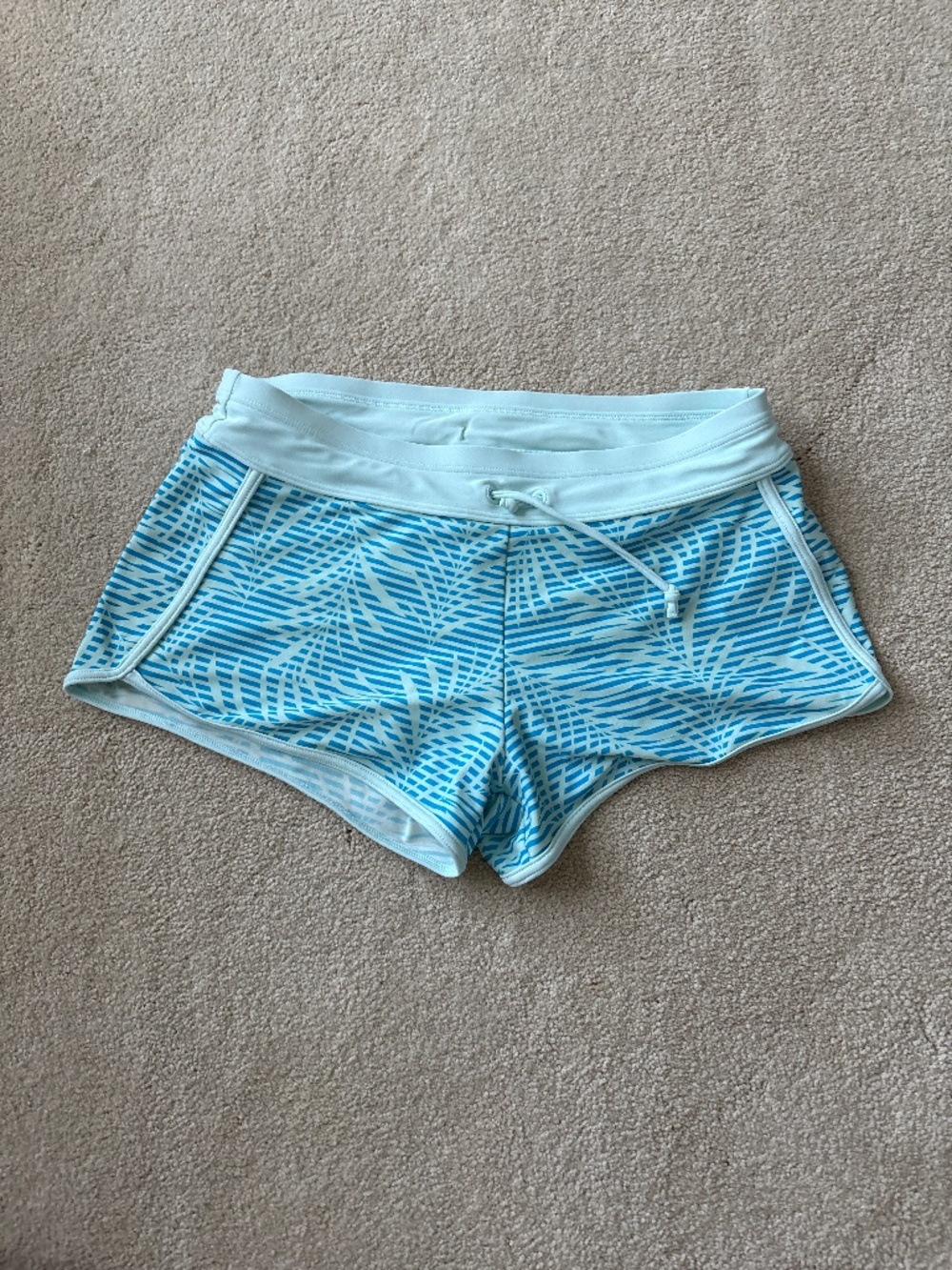 Athleta cannonball 2.0 short girls size 14/XL
